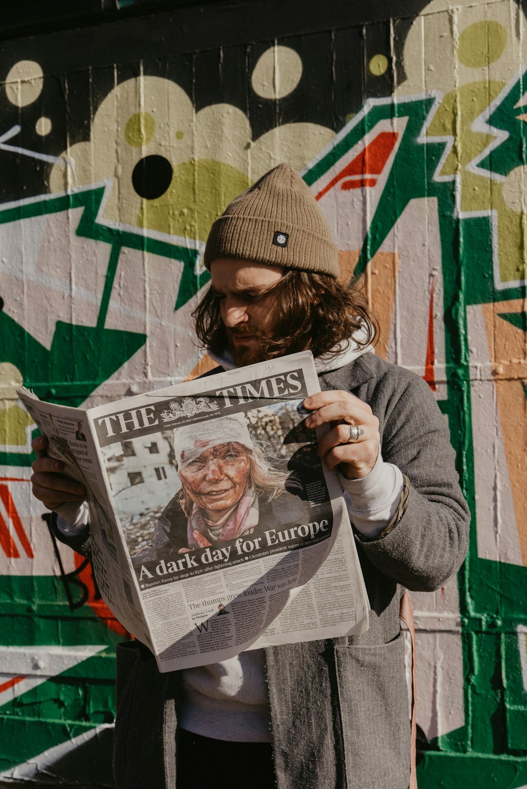 newspaper headlines about celebs